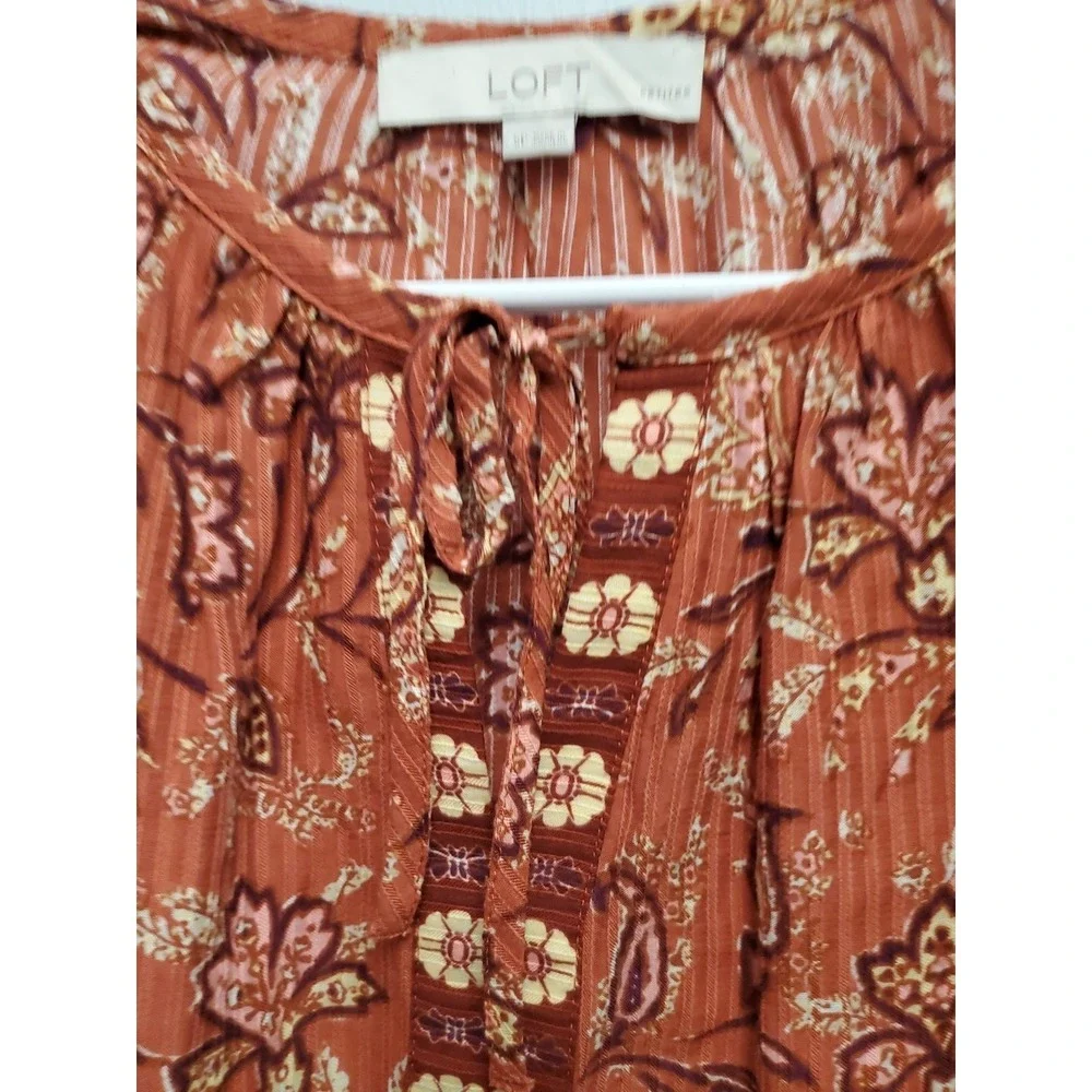 LOFT Women's LS Floral Rust/Burnt orange tie neck top shirt Small Petite Ruffle‎